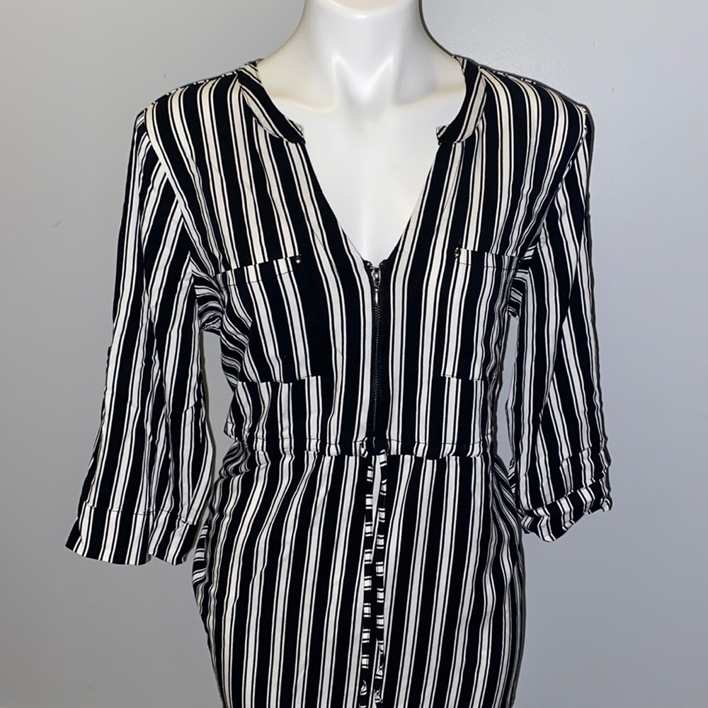 Torrid Black and White Top Size 00 EUC